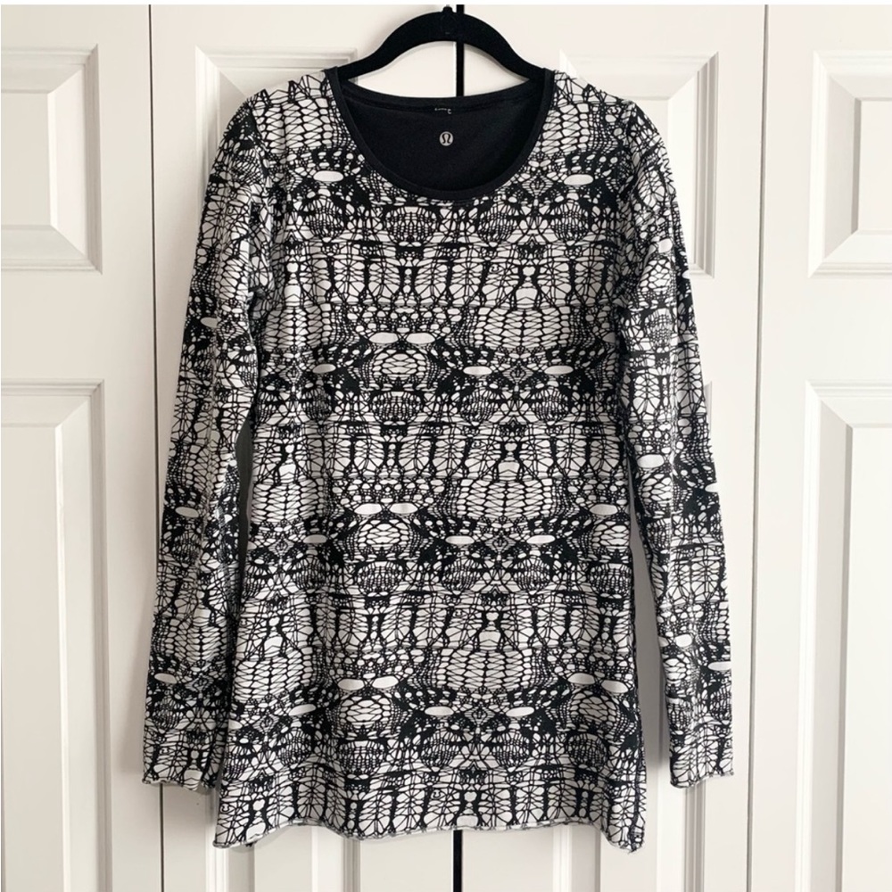 Lululemon reversible long sleeve tee - Picture 2 of 7